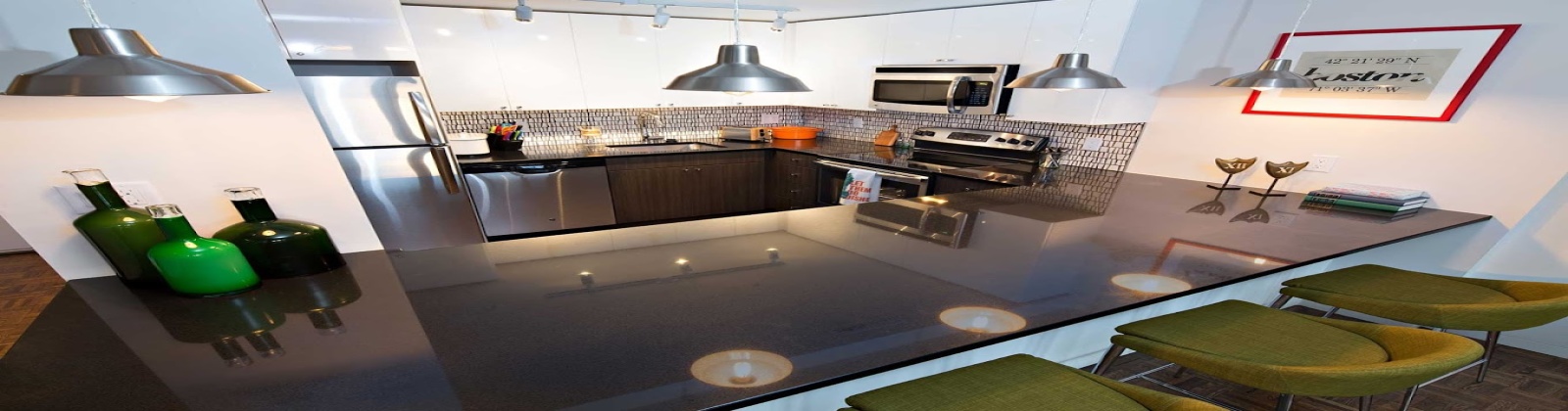 Stainless Steel Appliances, Fully Equipped Kitchen