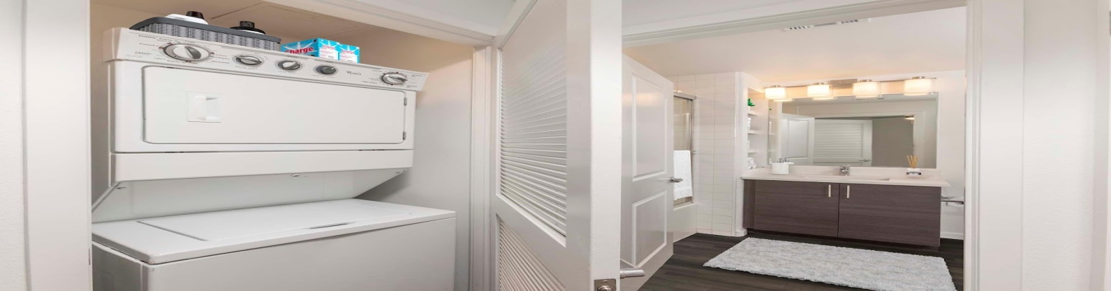 White quartz countertops, LED lighting White quartz countertops, LED lighting