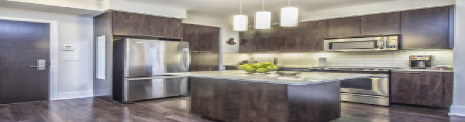 Marble and onyx detailing 