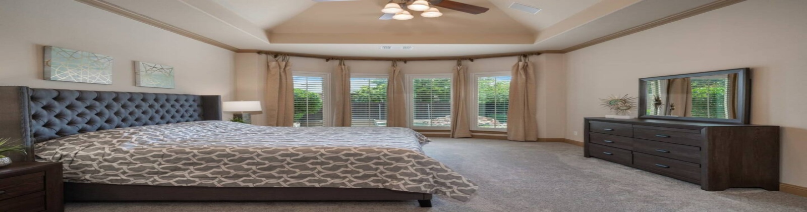 Fully furnished, executive rental with pool in North Dallas, easy access to DFW