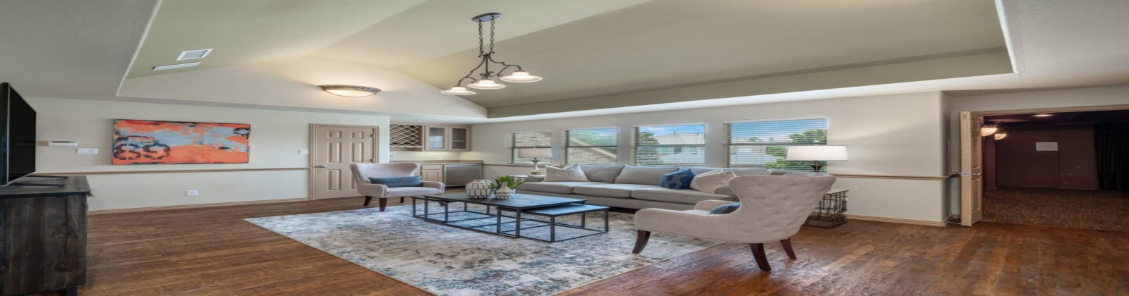 Fully furnished, executive rental with pool in North Dallas, easy access to DFW