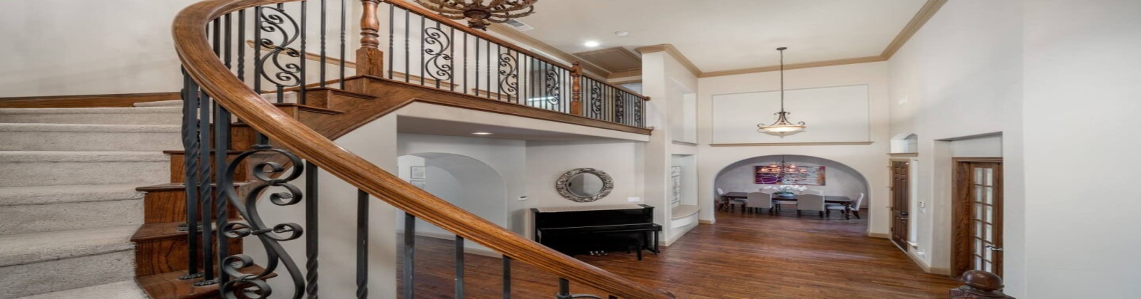 Fully furnished, executive rental with pool in North Dallas, easy access to DFW