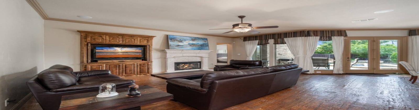 Fully furnished, executive rental with pool in North Dallas, easy access to DFW