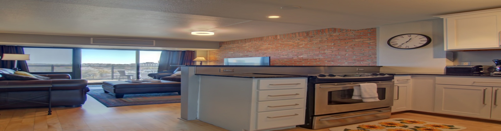 loft, mid term, all inclusive, parking, gated building, fitness center, billiards room, court yard, walking distance to downtown