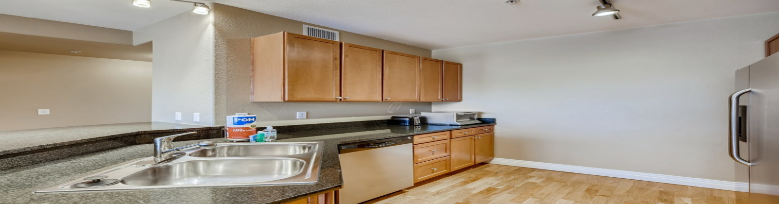 1 Bedroom/1 Bath 5th floor condo at Dry Creek Crossing Condominiums.  Features fireplace, granite countertops, stainless steel appliances, large balcony, desk, large walk-in closet, elevator access, and 1 attach heated garage parking space.  Convenient additional and visitor parking.  Beautiful mountain views!

Amenities include: business center, pool table, and card tables.  The 4000 sq. ft. clubhouse includes a 24-Hour fitness center with free weights, cardio machines, and circuit-training equipment. Condo and townhome residents also have access to a meeting room, heated community pool, spa, and entertainment/lounge area on the clubhouse\'s outdoor terrace.

A block from Light Rail Station, minutes from Park Meadows Mall, and just a quarter mile east of I-25. An impressive variety of shopping, dining, and entertainment is just minutes from your door step!  All in the heart of DTC!

 