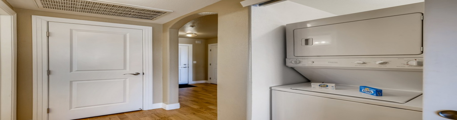 1 Bedroom/1 Bath 5th floor condo at Dry Creek Crossing Condominiums.  Features fireplace, granite countertops, stainless steel appliances, large balcony, desk, large walk-in closet, elevator access, and 1 attach heated garage parking space.  Convenient additional and visitor parking.  Beautiful mountain views!

Amenities include: business center, pool table, and card tables.  The 4000 sq. ft. clubhouse includes a 24-Hour fitness center with free weights, cardio machines, and circuit-training equipment. Condo and townhome residents also have access to a meeting room, heated community pool, spa, and entertainment/lounge area on the clubhouse\'s outdoor terrace.

A block from Light Rail Station, minutes from Park Meadows Mall, and just a quarter mile east of I-25. An impressive variety of shopping, dining, and entertainment is just minutes from your door step!  All in the heart of DTC!

 