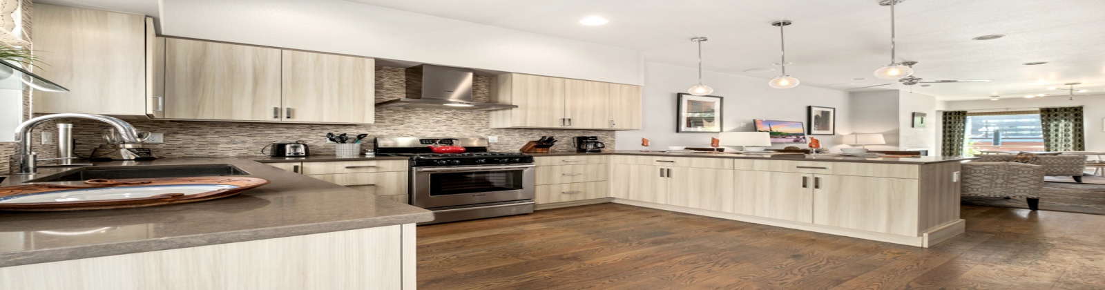 3 Bedroom/3.5 Bathroom property is located just steps away from the hustle and bustle of Downtown Denver.  Features stainless steel appliances, breakfast bar, high end/leather furnishings, fireplace, desk, private balcony, private rooftop deck, and 2-car attached garage.

Property is within walking distance to the Denver Art Museum, Clyfford Still Museum, numerous restaurants, cafes, and shops.  There are multiple yoga studios and fitness centers in the area as well.