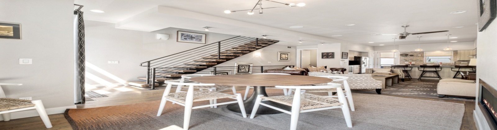 3 Bedroom/3.5 Bathroom property is located just steps away from the hustle and bustle of Downtown Denver.  Features stainless steel appliances, breakfast bar, high end/leather furnishings, fireplace, desk, private balcony, private rooftop deck, and 2-car attached garage.

Property is within walking distance to the Denver Art Museum, Clyfford Still Museum, numerous restaurants, cafes, and shops.  There are multiple yoga studios and fitness centers in the area as well.