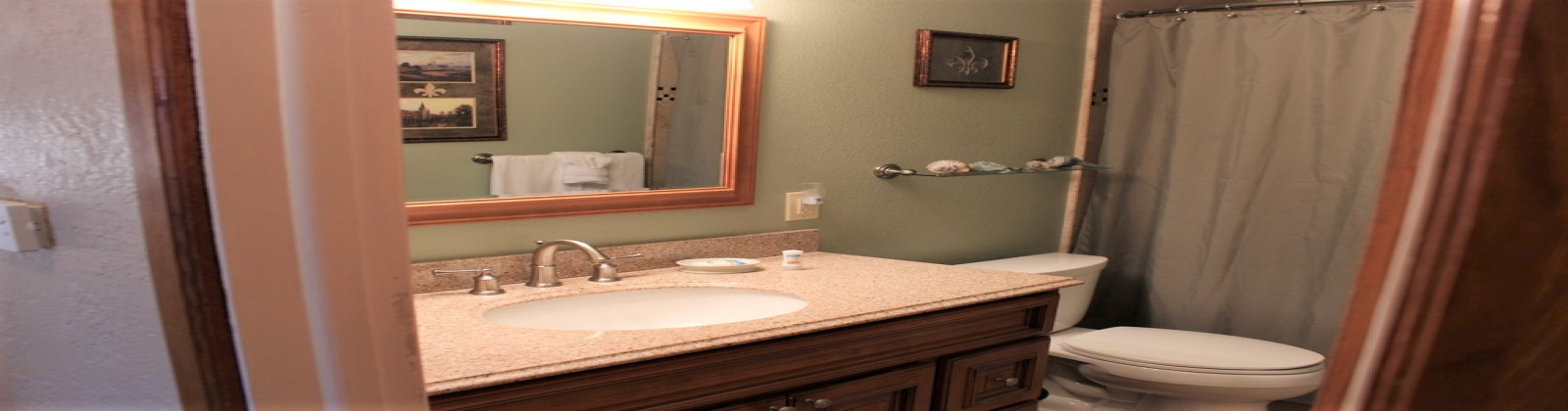 3 Bedroom 3 Bathroom property has amazing views of downtown Denver and is a stone\'s throw away from 6th Avenue. Hardwood floors are featured throughout the main floor, along with granite countertops, stainless steel appliances, enclosed office space, floor-to-ceiling windows, private outdoor space, raised deck, and 2-car detached garage.