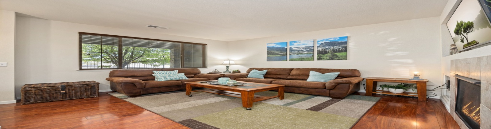 Welcome to this stylish and fully furnished townhome located in the highly desirable Park Meadows / Willow Creek area of Centennial. This south-facing home offers abundant natural light, modern finishes, and a layout designed for both comfort and convenience.
Interior Features
Main Level
•	Bright and open living room with fireplace, sofa seating, and wall-mounted TV.
•	Dining area with seating for six.
•	Chef’s kitchen featuring slab granite countertops, stainless steel appliances, and hardwood flooring.
•	Powder bath and direct access to the attached 2-car garage.
Upper Level
•	Primary Bedroom: King bed, walk-in closet, work desk, TV, and private balcony with seating.
•	Primary Bath: Dual vanities, soaking tub, and separate walk-in shower.
•	Second Bedroom: Queen bed and TV.
•	Third Bedroom: Large desk, shelving units, and a full-size futon (perfect as an office/flex space).
•	Secondary Bathroom: Large vanity with walk-in shower.
•	Laundry room conveniently located upstairs.
Outdoor & Community Highlights
•	Charming front patio with seating area.
•	Nearby there is a beautiful park with walking paths, pond, and fountain.
•	Walking distance to dining, shopping, and a nearby lake.
•	Just 0.5 miles to light rail & I-470, offering easy access across the Denver Metro area.
•	Quick drive to Park Meadows Mall, Lone Tree entertainment, and DTC.
Schools (Cherry Creek School District — all highly rated 9/10 by GreatSchools)
•	Willow Creek Elementary — 0.5 miles
•	Campus Middle School — 4.3 miles
•	Cherry Creek High School — 4.3 miles
