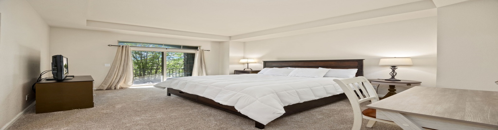 Welcome to this stylish and fully furnished townhome located in the highly desirable Park Meadows / Willow Creek area of Centennial. This south-facing home offers abundant natural light, modern finishes, and a layout designed for both comfort and convenience.
Interior Features
Main Level
•	Bright and open living room with fireplace, sofa seating, and wall-mounted TV.
•	Dining area with seating for six.
•	Chef’s kitchen featuring slab granite countertops, stainless steel appliances, and hardwood flooring.
•	Powder bath and direct access to the attached 2-car garage.
Upper Level
•	Primary Bedroom: King bed, walk-in closet, work desk, TV, and private balcony with seating.
•	Primary Bath: Dual vanities, soaking tub, and separate walk-in shower.
•	Second Bedroom: Queen bed and TV.
•	Third Bedroom: Large desk, shelving units, and a full-size futon (perfect as an office/flex space).
•	Secondary Bathroom: Large vanity with walk-in shower.
•	Laundry room conveniently located upstairs.
Outdoor & Community Highlights
•	Charming front patio with seating area.
•	Nearby there is a beautiful park with walking paths, pond, and fountain.
•	Walking distance to dining, shopping, and a nearby lake.
•	Just 0.5 miles to light rail & I-470, offering easy access across the Denver Metro area.
•	Quick drive to Park Meadows Mall, Lone Tree entertainment, and DTC.
Schools (Cherry Creek School District — all highly rated 9/10 by GreatSchools)
•	Willow Creek Elementary — 0.5 miles
•	Campus Middle School — 4.3 miles
•	Cherry Creek High School — 4.3 miles
