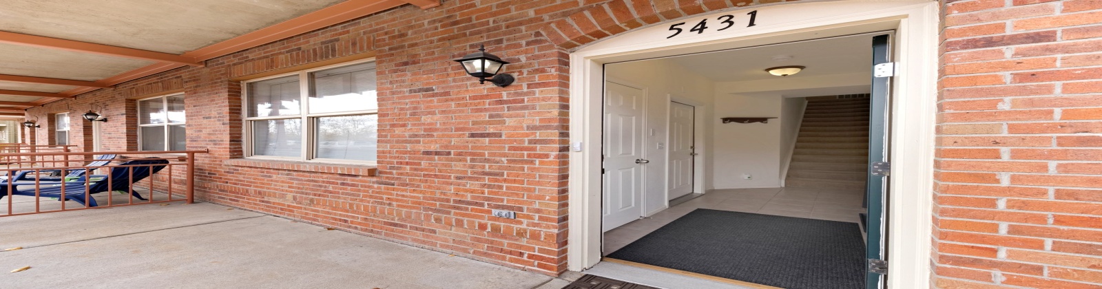 Clean and tastefully decorated 1 Bedroom/2.5 Bath 3-level townhome in Olde Arvada. Features a 2-car attached garage with tandem parking, fireplace, balcony, walk-in closet, and an office area with a desk. The washer and dryer are on the 3rd level.

The Water Tower Village community has a pool, hot tub, and gym.

Water Town Village is located close to RTD light rail, adjacent to Old Town Arvada and shopping center to its south. This area offers restaurants, shopping, specialty shopping, coffee shops, pizza parlors