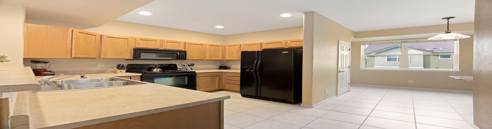 Clean and tastefully decorated 1 Bedroom/2.5 Bath 3-level townhome in Olde Arvada. Features a 2-car attached garage with tandem parking, fireplace, balcony, walk-in closet, and an office area with a desk. The washer and dryer are on the 3rd level.

The Water Tower Village community has a pool, hot tub, and gym.

Water Town Village is located close to RTD light rail, adjacent to Old Town Arvada and shopping center to its south. This area offers restaurants, shopping, specialty shopping, coffee shops, pizza parlors