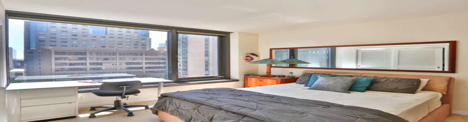 2 Bedroom/2 Bathroom condo at New Montgomery! Features: stainless steel appliances, granite counters, ceiling fan, desk, cherry wood floors, marble tiling, state-of-the art A/V system with surround sound, master with custom built-Italian queen bed and side tables, ensuite bath, walk-in closets, and twin bed that converts into sofa.

Amenities include: 24-hour attendant, bike parking, and roof deck with BBQ, gas fire pit and panoramic city views.

With a 94 Walk Score, this location offers easy access to FiDi, Union Square, the Embarcadero as well as San Francisco\'s world-class sports arenas.
No parking.